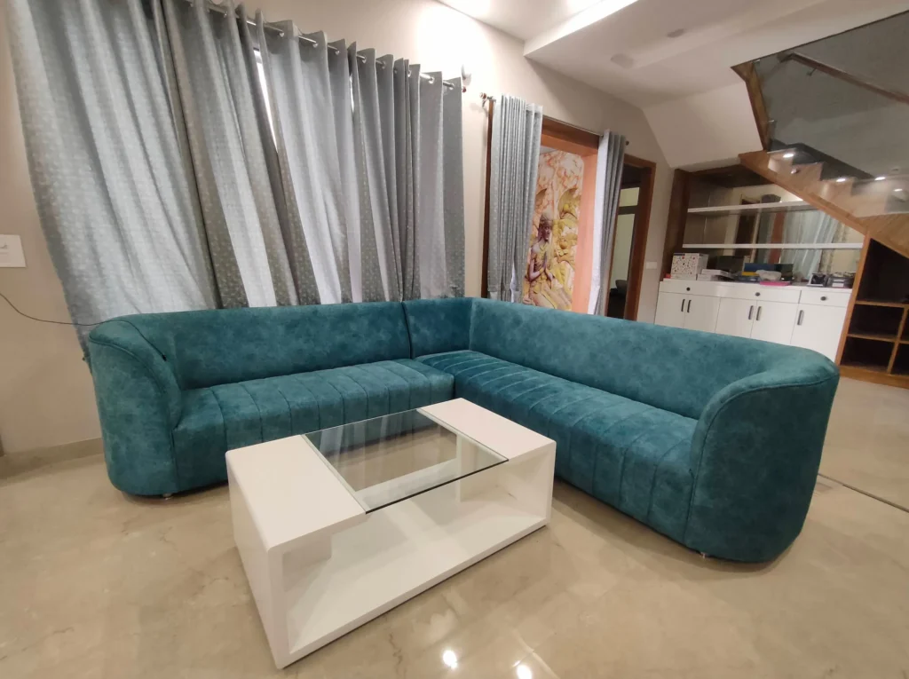 Modern L-Shaped Sofa Set & Center Table Design In Haldwani (Luxury Fabric Corner Couch For Drawing Room)