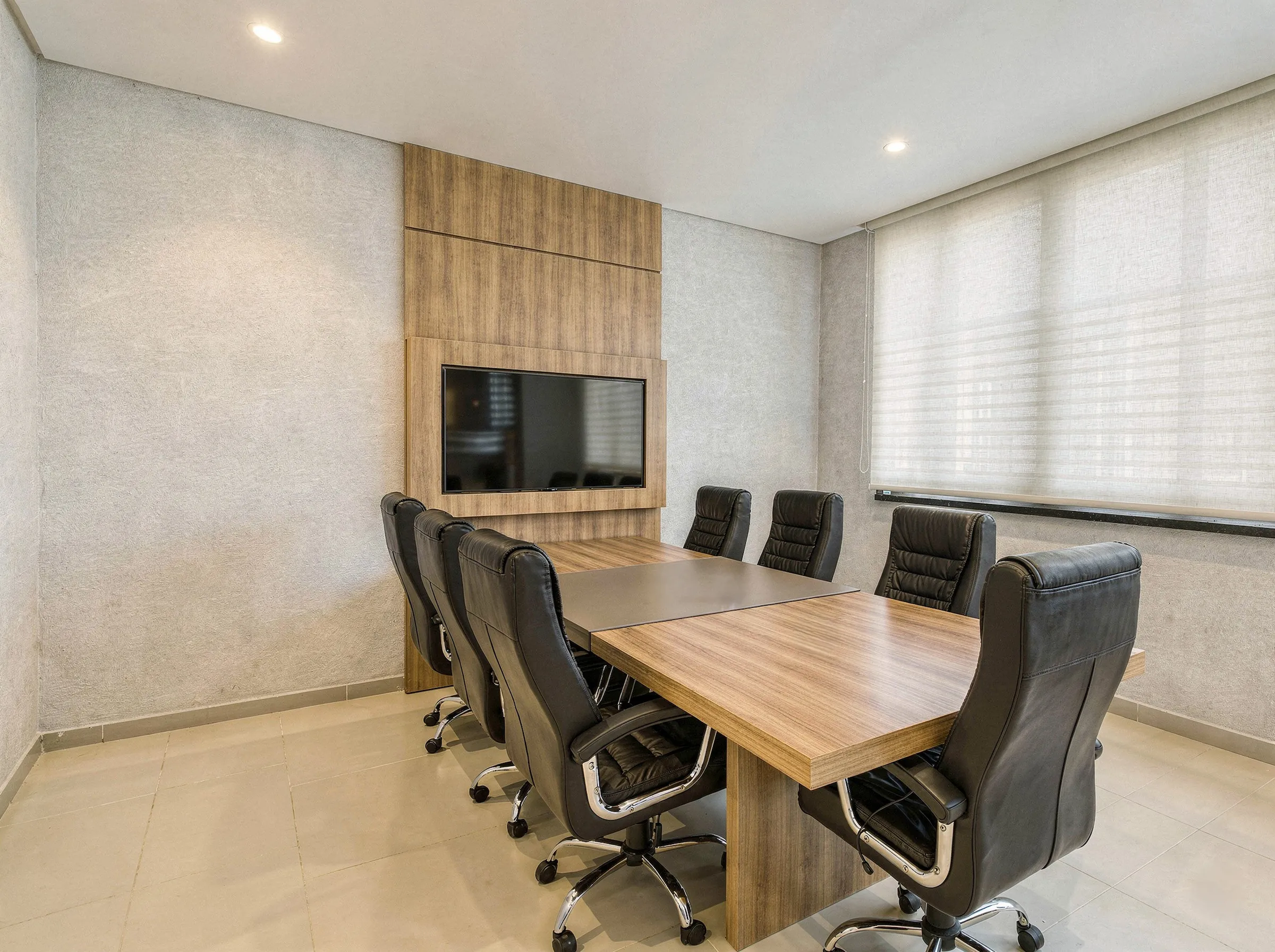 Modern Conference Table & Meeting Room Furniture in Haldwani Nainital UK (Wooden Boardroom Desk with Executive Chairs)